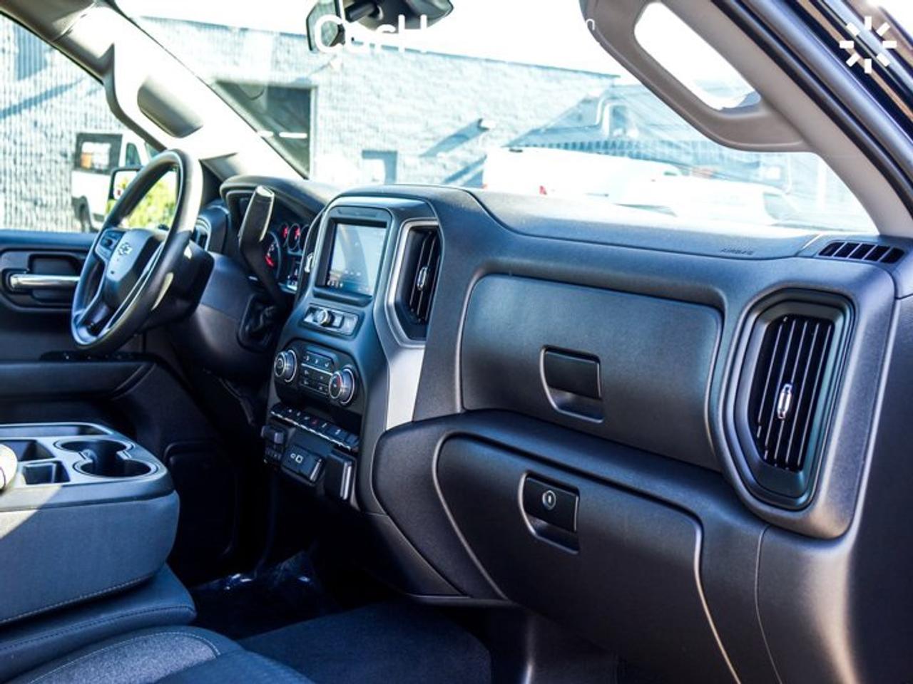 2024 Chevrolet Silverado 1500 Crew Custom Trail Boss Crew Cab 157" 2.7L TurboMax I-4 | Z71 Off-Road Suspension with 2-Inch Lift Photo