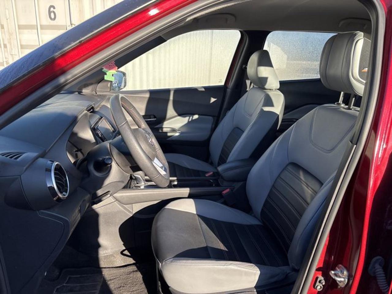 2023 Nissan Kicks SR FWD | No Accidents | Leather Seats | Heated Steering Photo