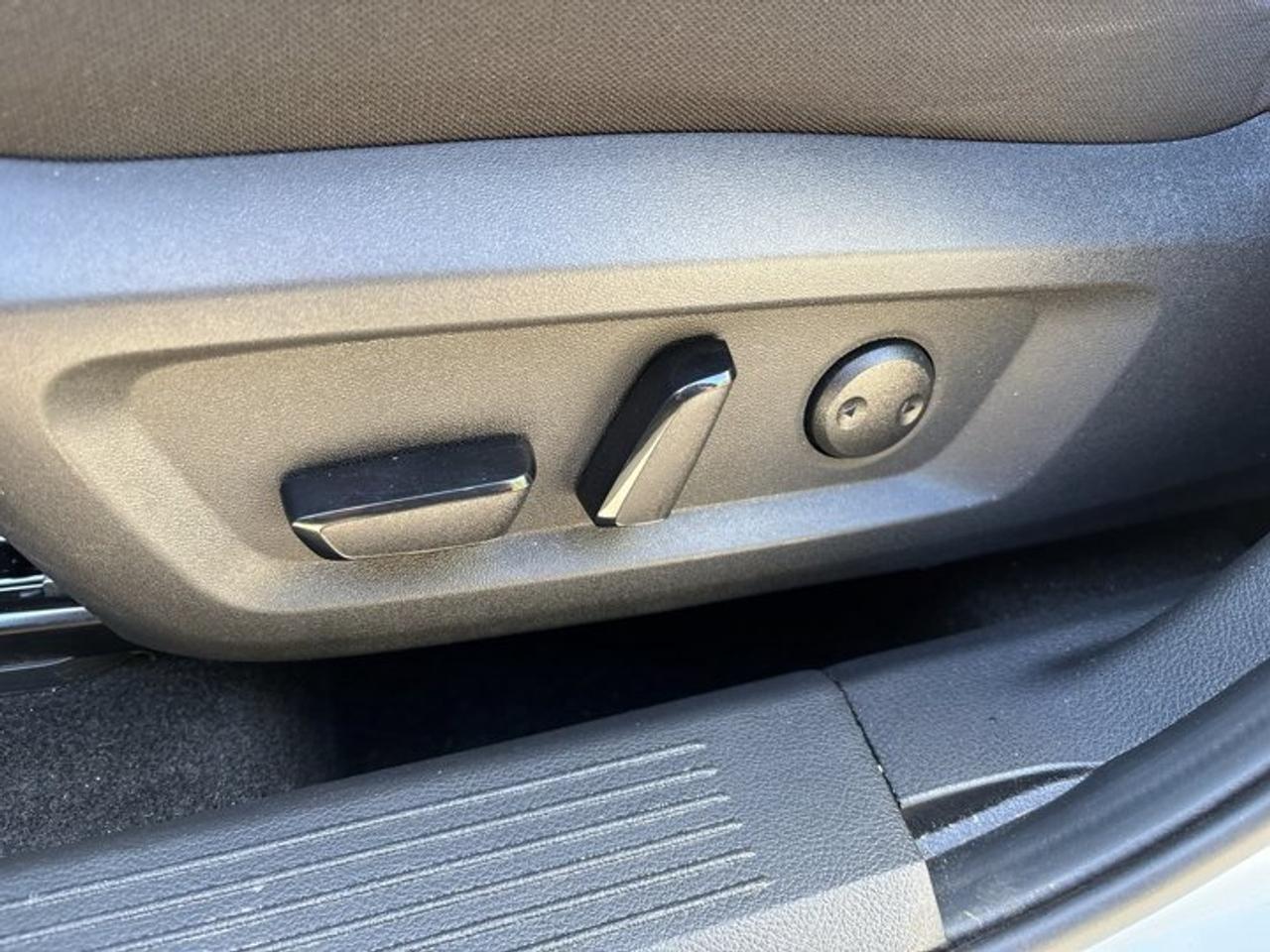 2026 Nissan Rogue SV AWD | One Owner | No Accidents | Heated Steering Photo