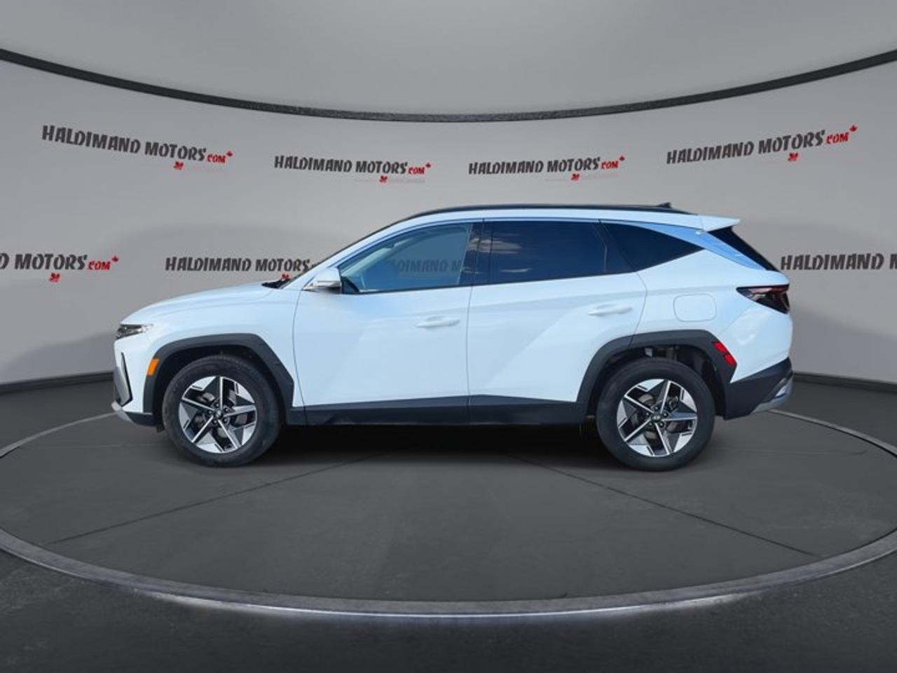 2025 Hyundai Tucson Preferred AWD | No Accidents | Leather Seats Photo4