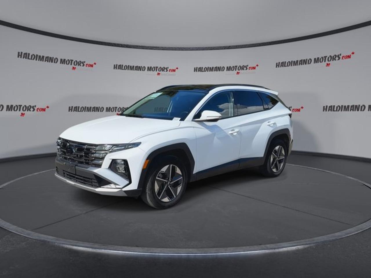 2025 Hyundai Tucson Preferred AWD | No Accidents | Leather Seats Photo3