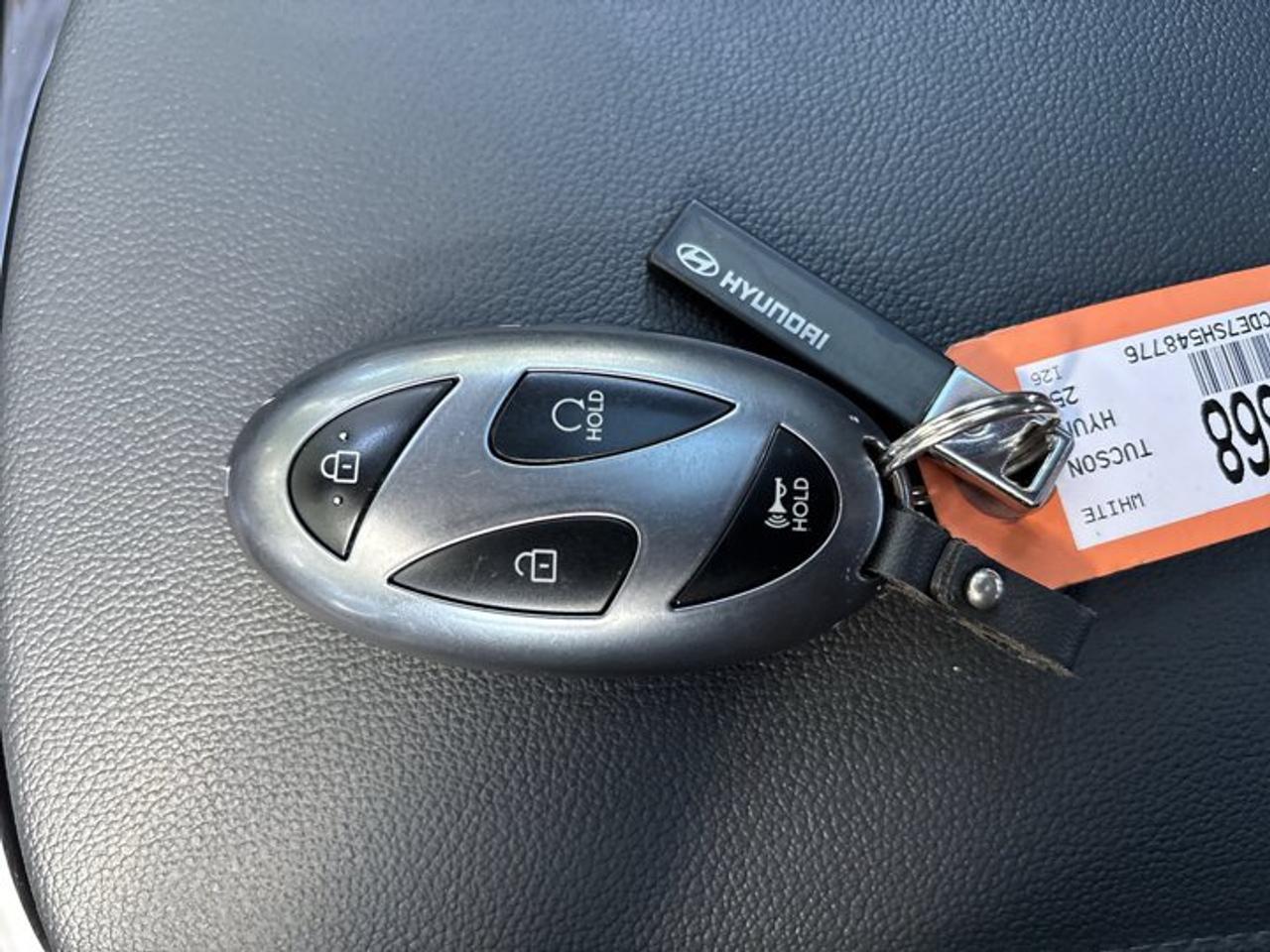 2025 Hyundai Tucson Preferred AWD | No Accidents | Leather Seats Photo