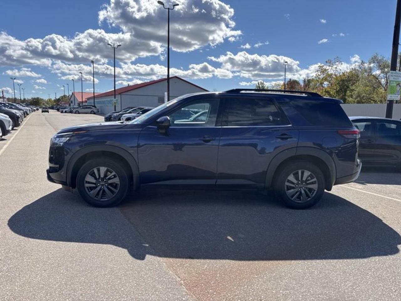 2024 Nissan Pathfinder SV 4WD | Pano. Sunroof | Heated Steering Photo0