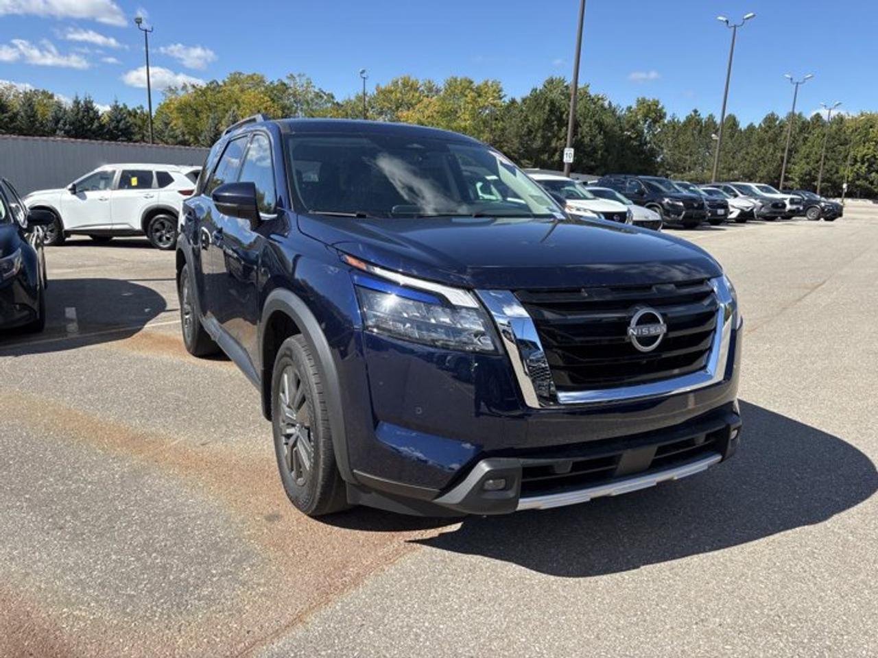 2024 Nissan Pathfinder SV 4WD | Pano. Sunroof | Heated Steering Photo3
