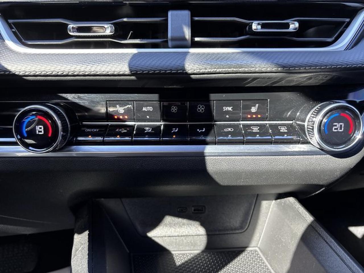 2025 Chevrolet Equinox LT AWD | No Accidents | Leather Seats | Heated Steering Photo