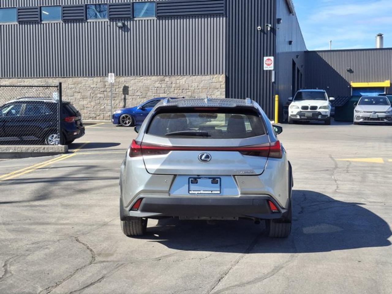 2021 Lexus UX UX 250h AWD | Hybrid | Luxury Pkg | Leather | Sunroof | Nav | HUD | Power Liftgate | and More ! Photo3