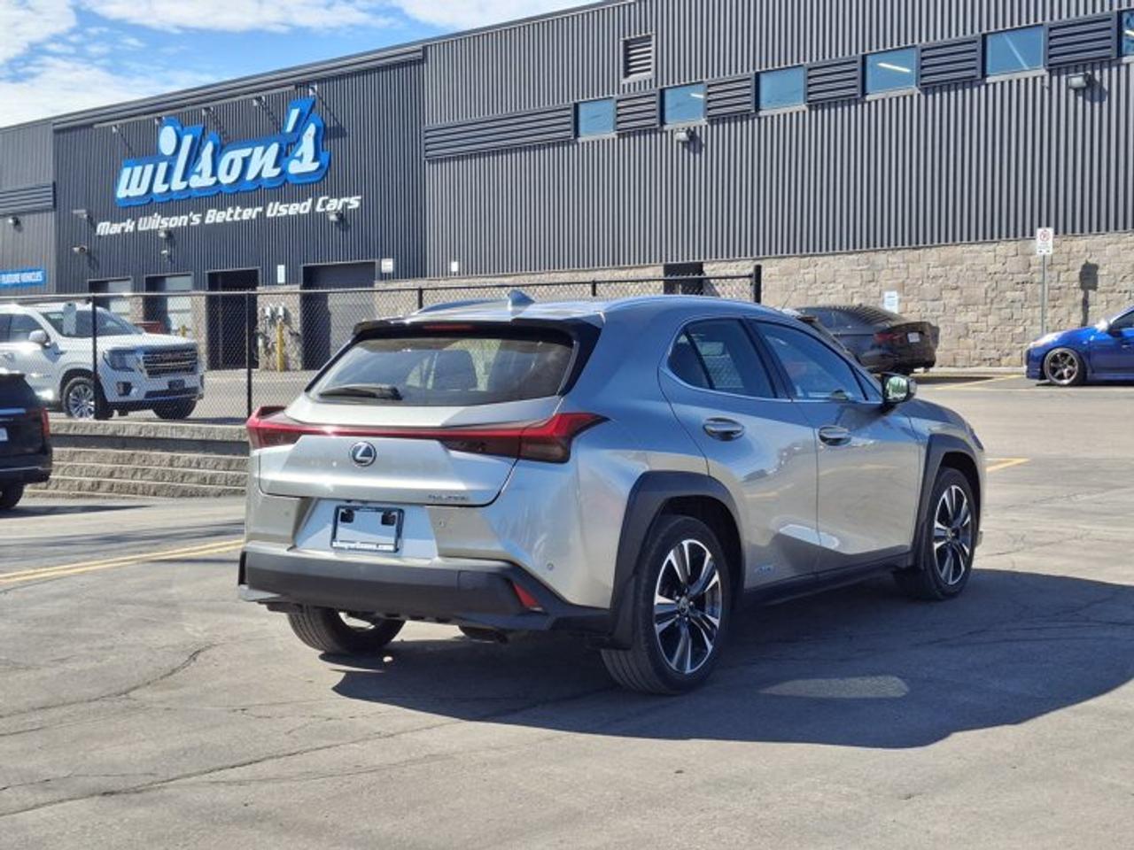 2021 Lexus UX UX 250h AWD | Hybrid | Luxury Pkg | Leather | Sunroof | Nav | HUD | Power Liftgate | and More ! Photo4