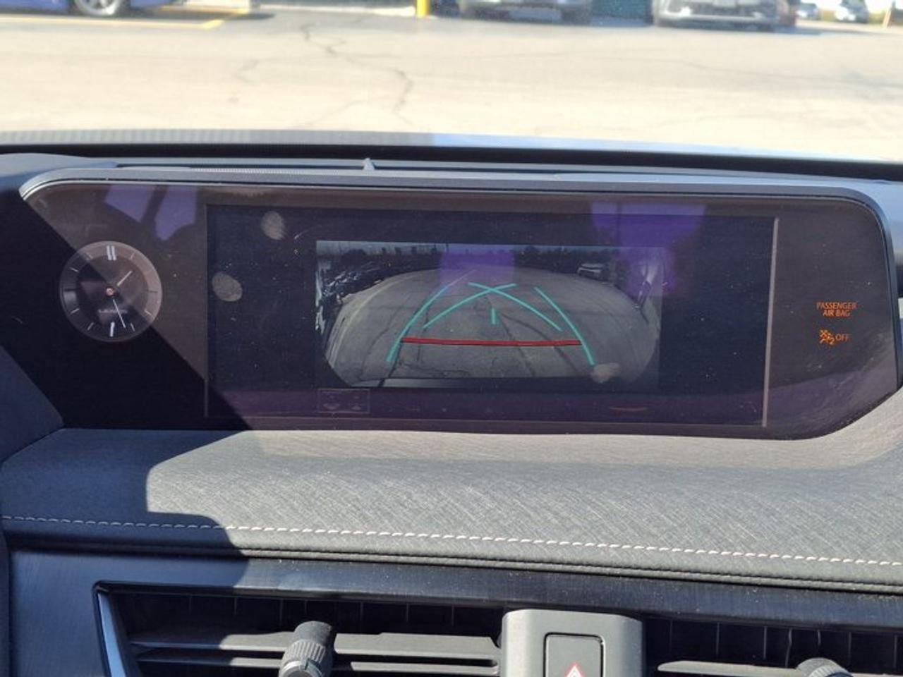 2021 Lexus UX UX 250h AWD | Hybrid | Luxury Pkg | Leather | Sunroof | Nav | HUD | Power Liftgate | and More ! Photo
