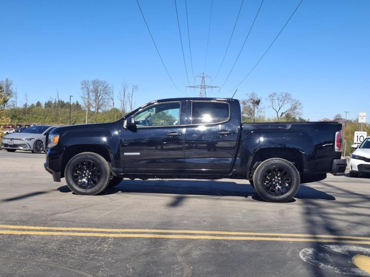 2022 GMC Canyon 2WD Elevation Standard Crew Cab V6 | 18" Black Alloys | Convenience PKG | and Much More ! Photo5