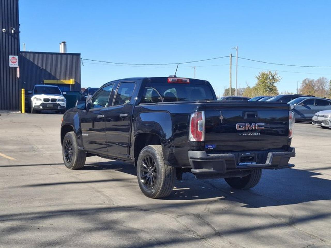 2022 GMC Canyon 2WD Elevation Standard Crew Cab V6 | 18" Black Alloys | Convenience PKG | and Much More ! Photo