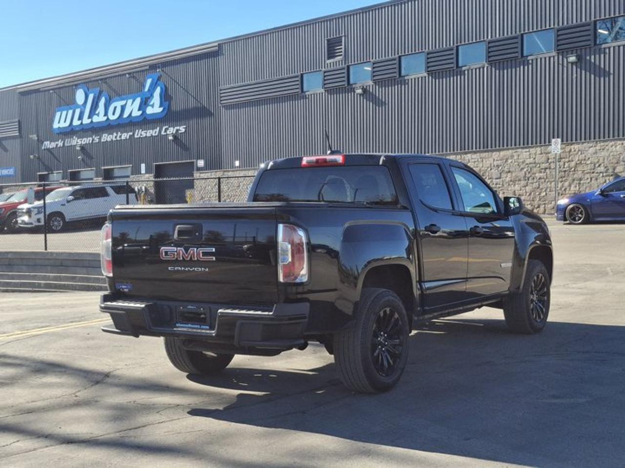 2022 GMC Canyon 2WD Elevation Standard Crew Cab V6 | 18" Black Alloys | Convenience PKG | and Much More ! Photo4