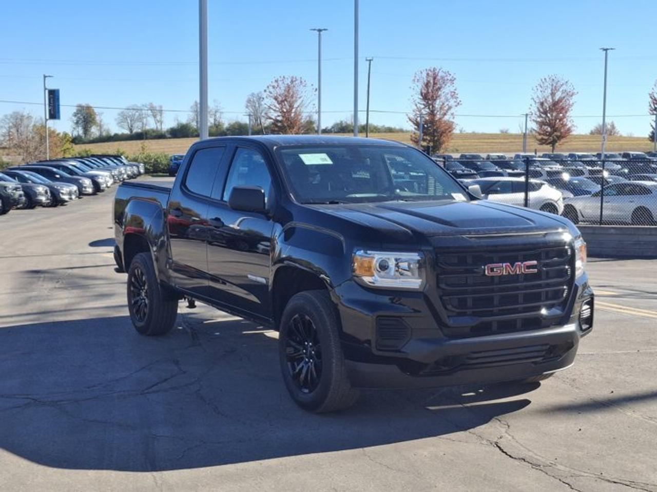 2022 GMC Canyon 2WD Elevation Standard Crew Cab V6 | 18" Black Alloys | Convenience PKG | and Much More ! Photo