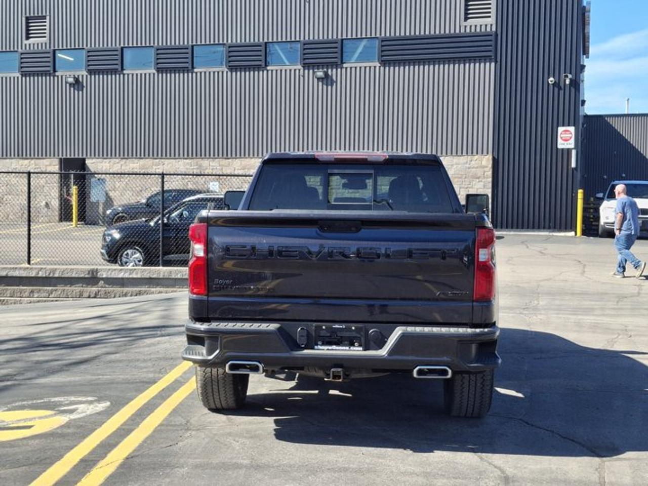 2022 Chevrolet Silverado 1500 RST Crew 4X4 | Leather | Sunroof | Z71 | Power/Heated Tow Mirrors | Heated Wheel + Seats | and More! Photo