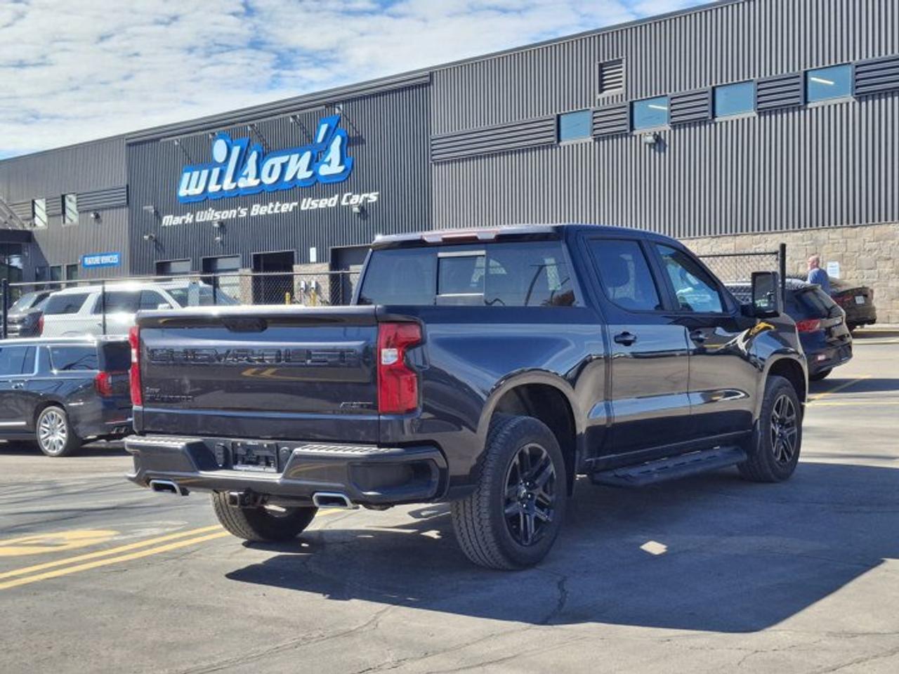 2022 Chevrolet Silverado 1500 RST Crew 4X4 | Leather | Sunroof | Z71 | Power/Heated Tow Mirrors | Heated Wheel + Seats | and More! Photo