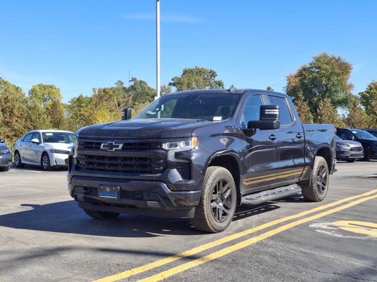 2022 Chevrolet Silverado 1500 RST Crew 4X4 | Leather | Sunroof | Z71 | Power/Heated Tow Mirrors | Heated Wheel + Seats | and More! Photo0