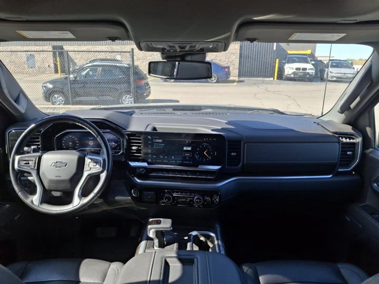 2022 Chevrolet Silverado 1500 RST Crew 4X4 | Leather | Sunroof | Z71 | Power/Heated Tow Mirrors | Heated Wheel + Seats | and More! Photo