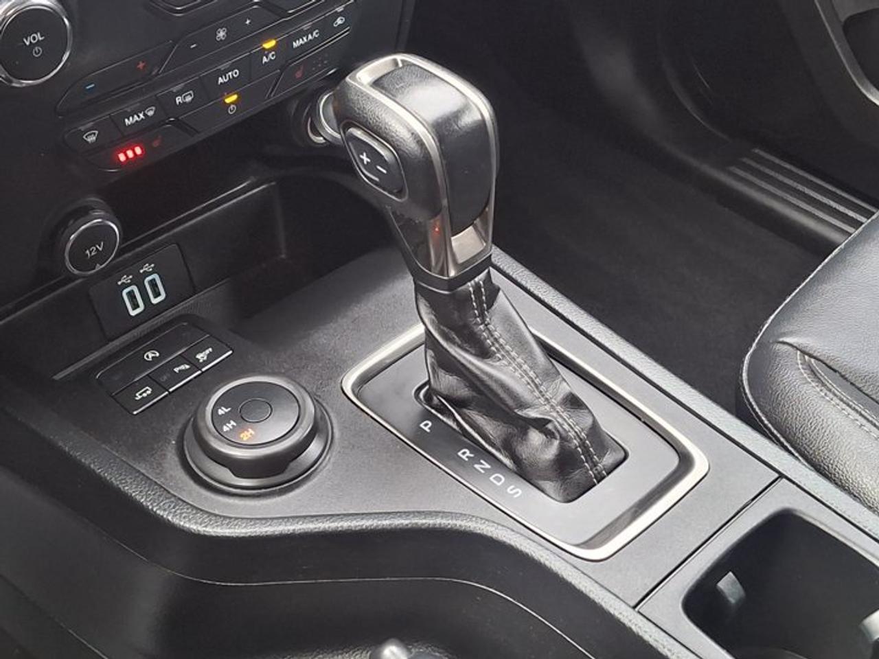 2021 Ford Ranger LARIAT 4x4 | 501A PKG | Chrome Appearance PKG | Leather | Heated Seats | Remote Start | and More ! Photo