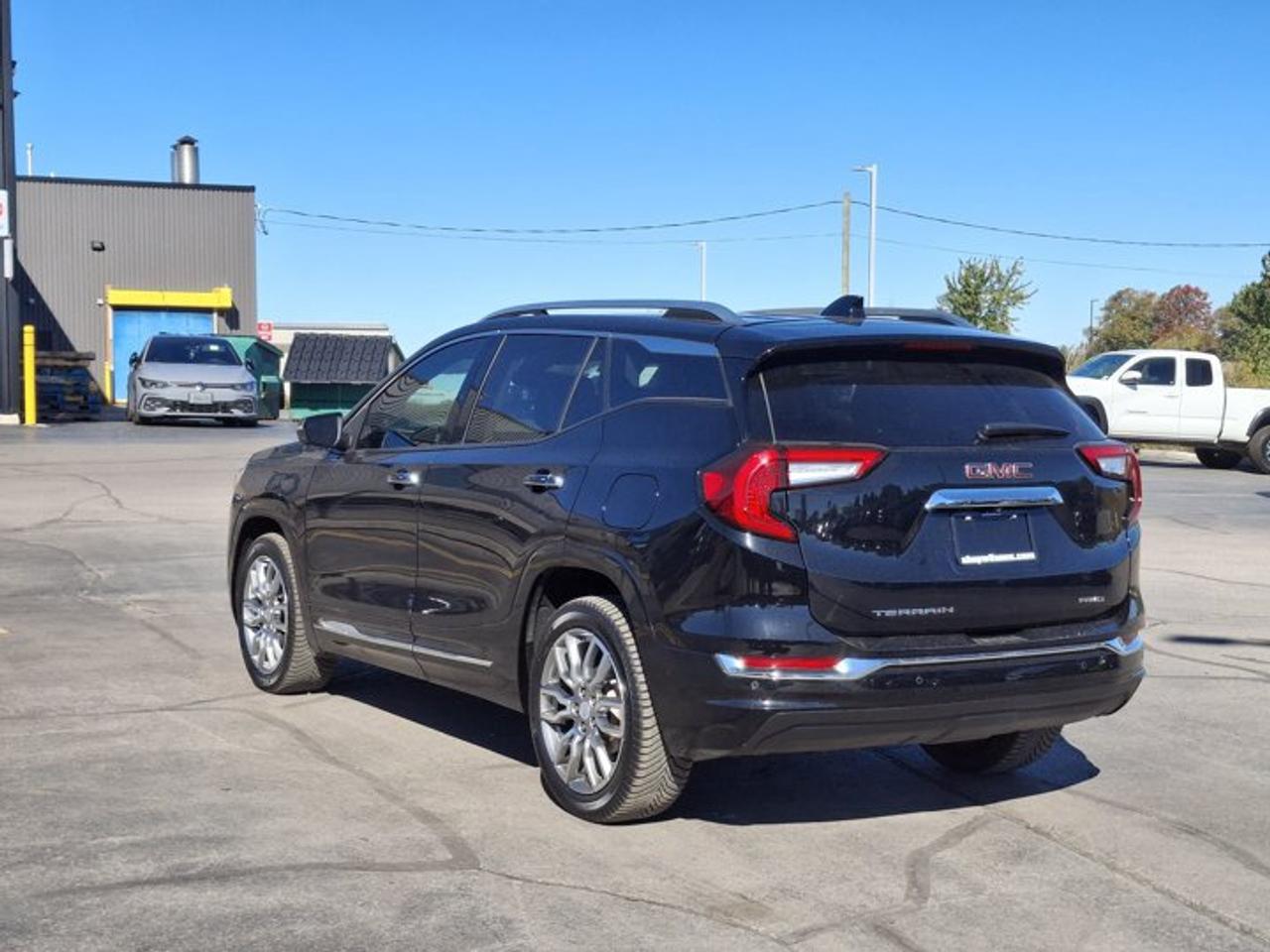 2023 GMC Terrain Denali AWD | Leather | Panoramic Sunroof | Heated Memory Seats | Heated Steering | BSM & More ! Photo