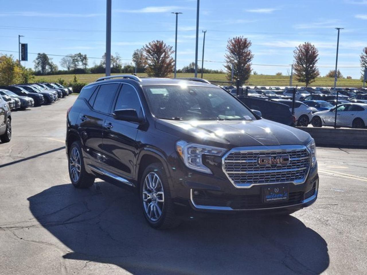 2023 GMC Terrain Denali AWD | Leather | Panoramic Sunroof | Heated Memory Seats | Heated Steering | BSM & More ! Photo