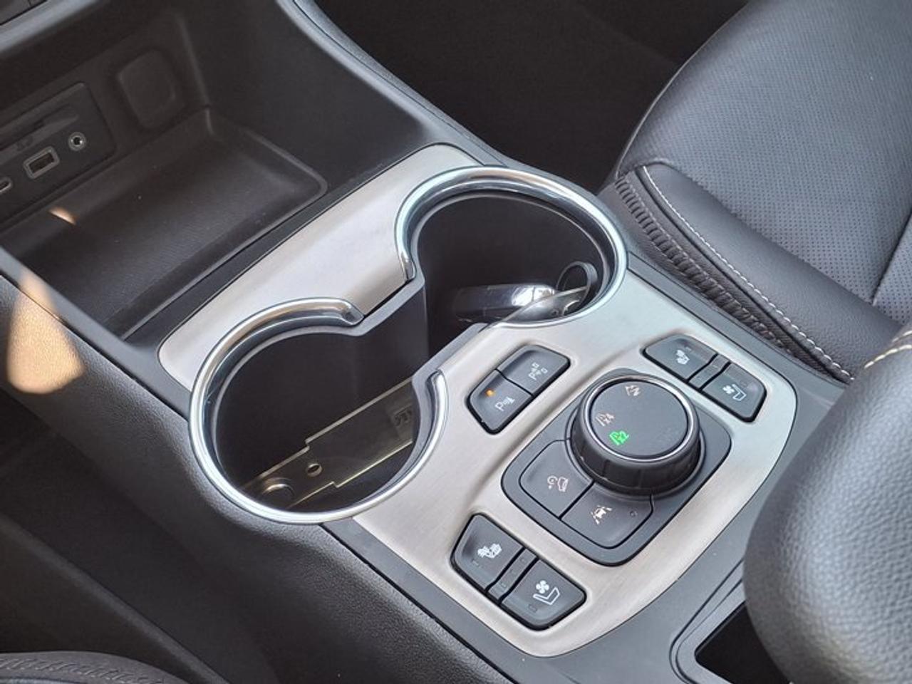 2023 GMC Terrain Denali AWD | Leather | Panoramic Sunroof | Heated Memory Seats | Heated Steering | BSM & More ! Photo