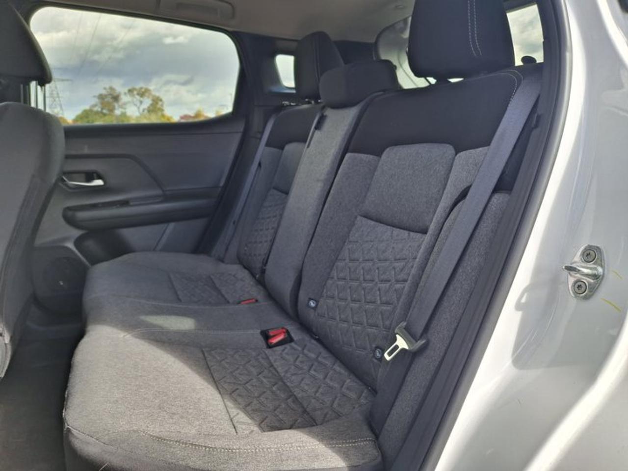 2026 Nissan Kicks SV AWD | Heated Wheel + Seats | Smart Cruise | BSW + RCTA | Remote Start | Smart Key | and More ! Photo