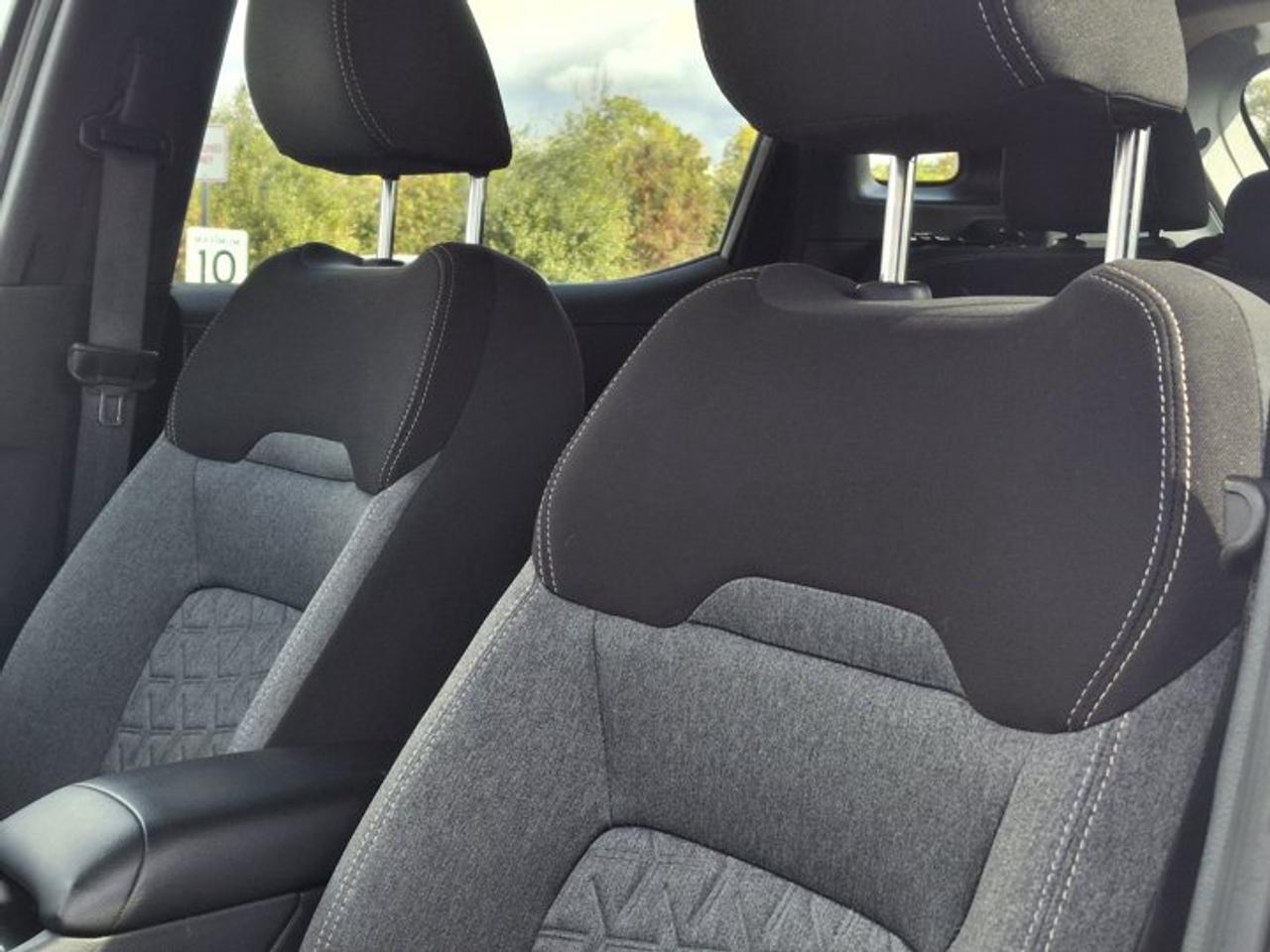 2026 Nissan Kicks SV AWD | Heated Wheel + Seats | Smart Cruise | BSW + RCTA | Remote Start | Smart Key | and More ! Photo