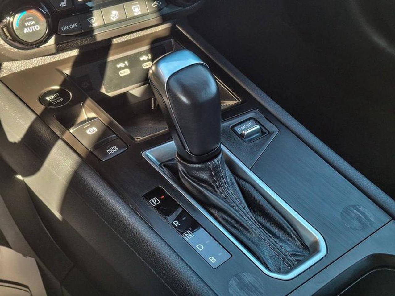 2026 Nissan Kicks SV AWD | Heated Wheel + Seats | Smart Cruise | BSW + RCTA | Remote Start | Smart Key | and More ! Photo
