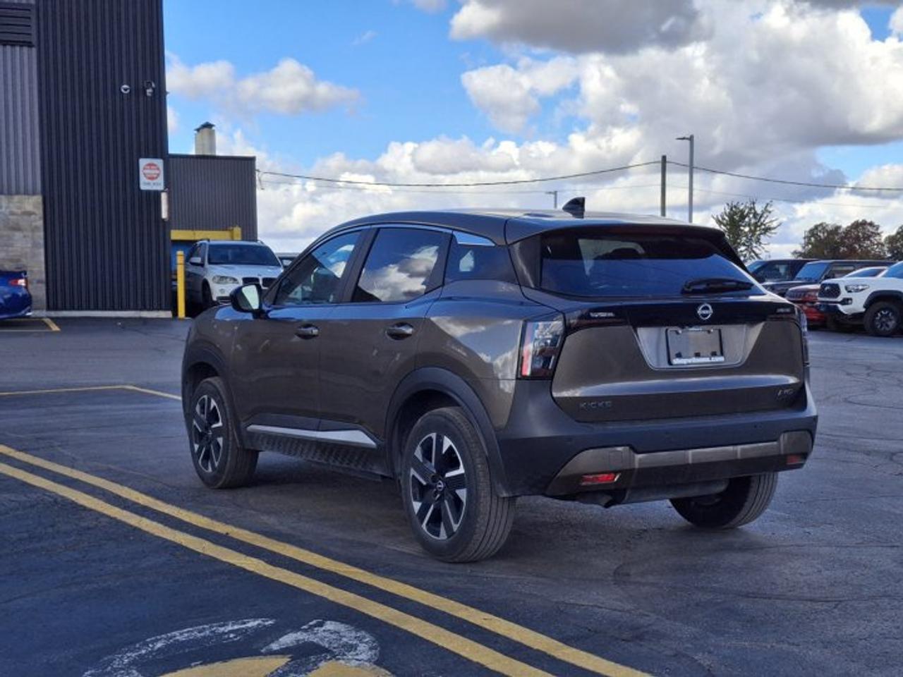 2026 Nissan Kicks SV AWD | Heated Wheel + Seats | Smart Cruise | BSW + RCTA | Remote Start | Smart Key | and More ! Photo