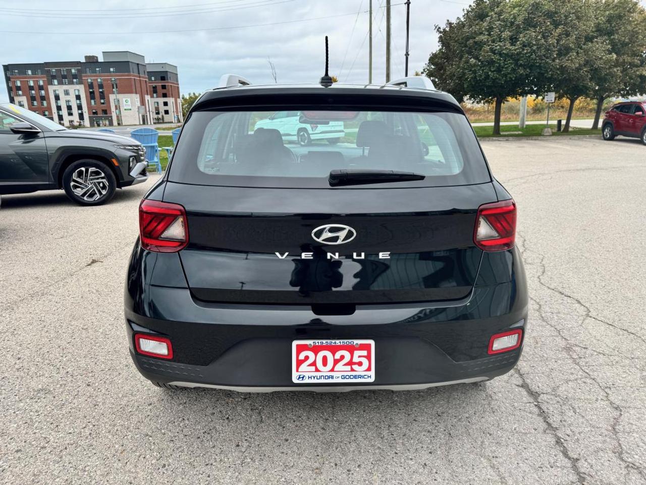 2025 Hyundai Venue Preferred IVT Photo