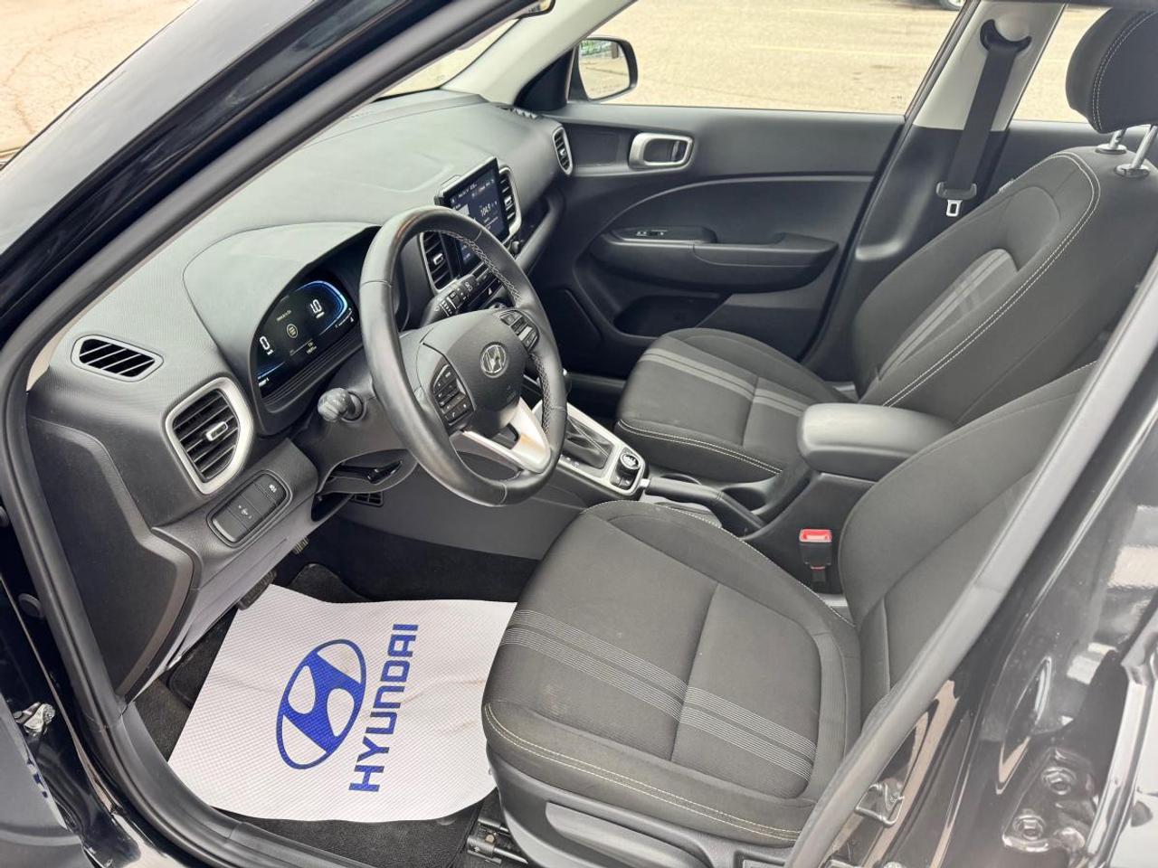 2025 Hyundai Venue Preferred IVT Photo