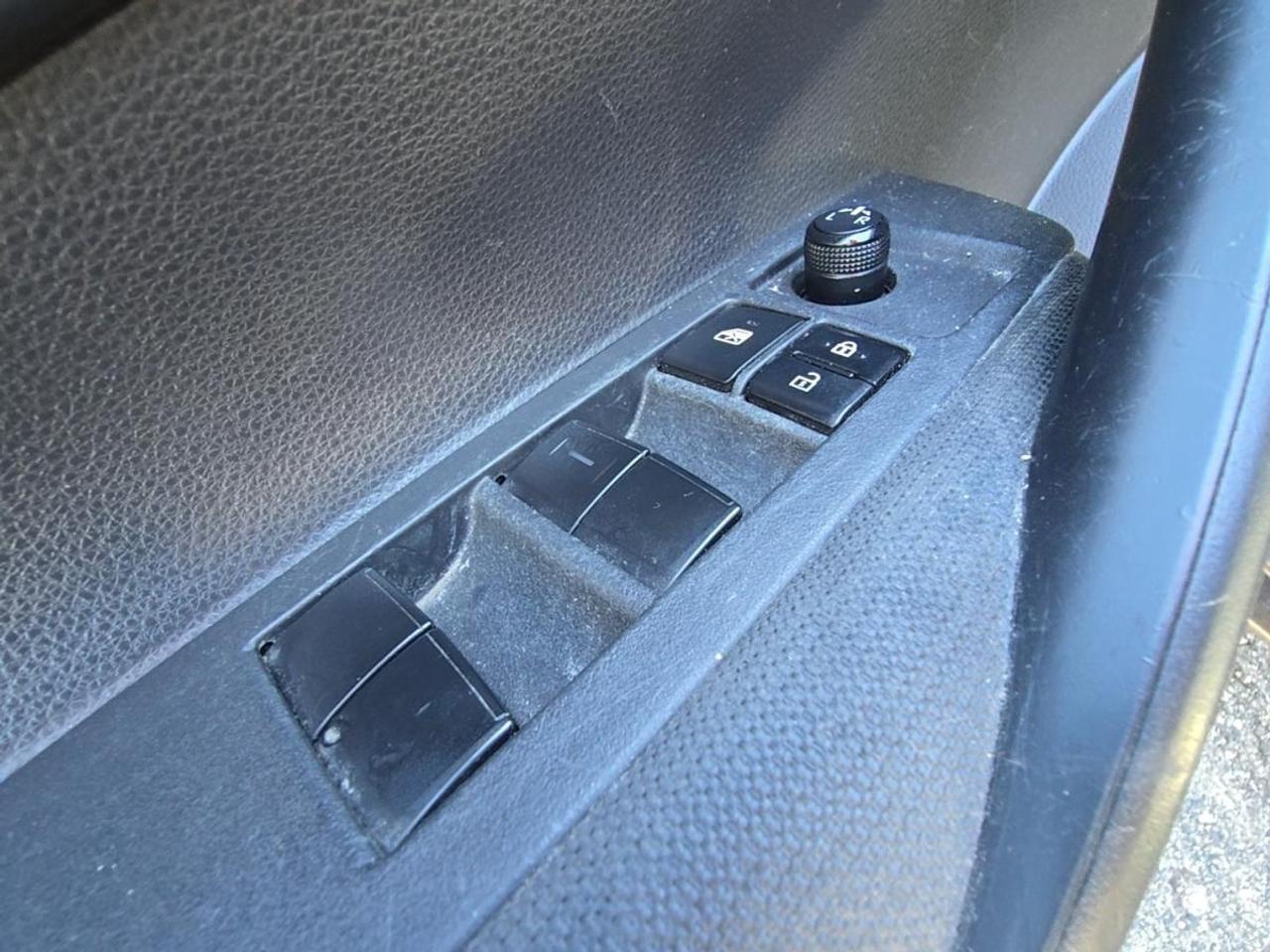 2020 Toyota Corolla LE Photo