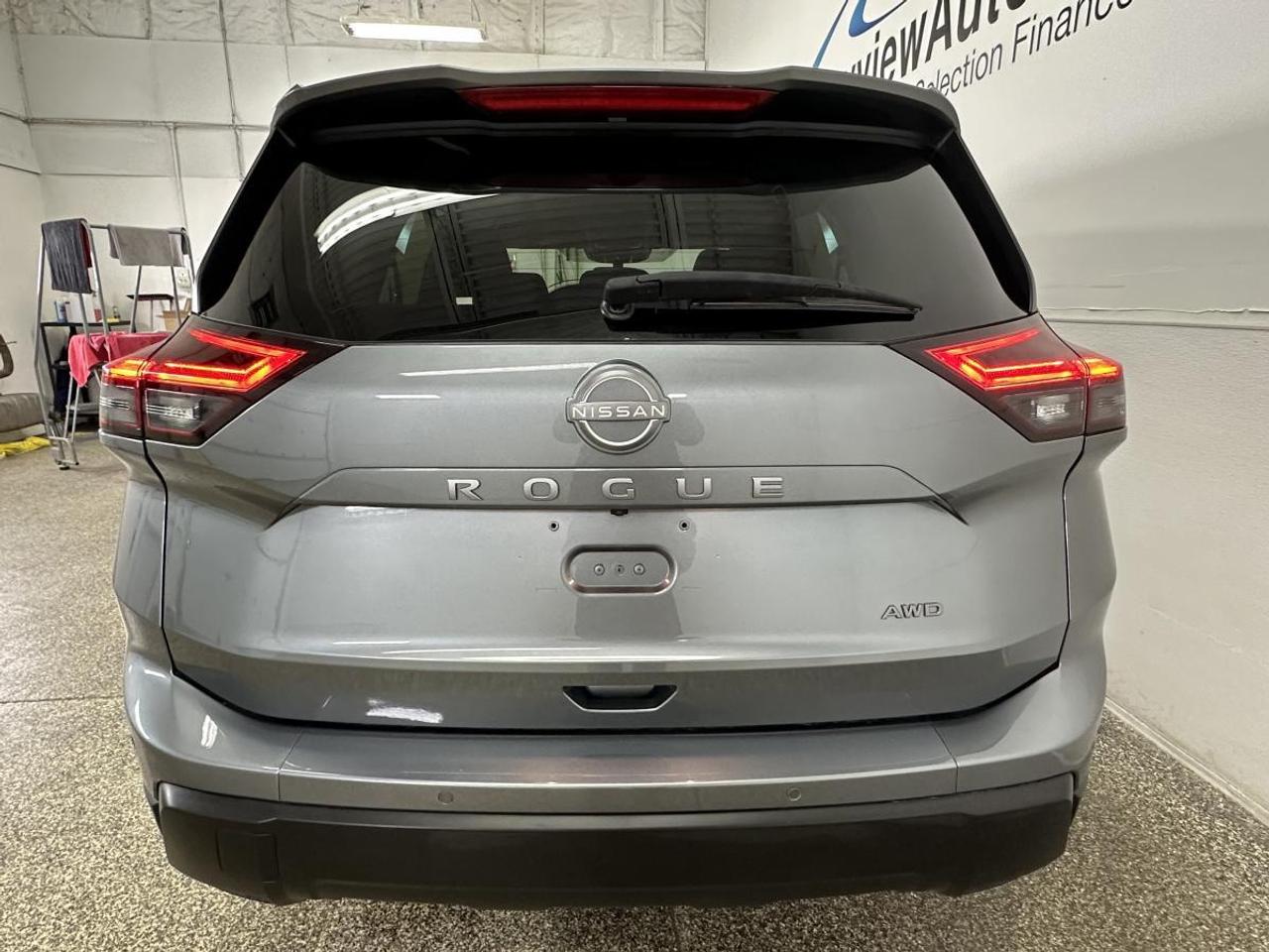 2024 Nissan Rogue S/AWD/33KM/OFF NISSAN LEASE! Photo