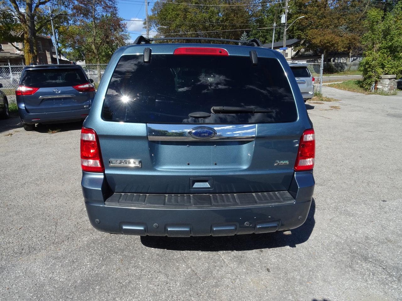 2011 Ford Escape Limited Photo