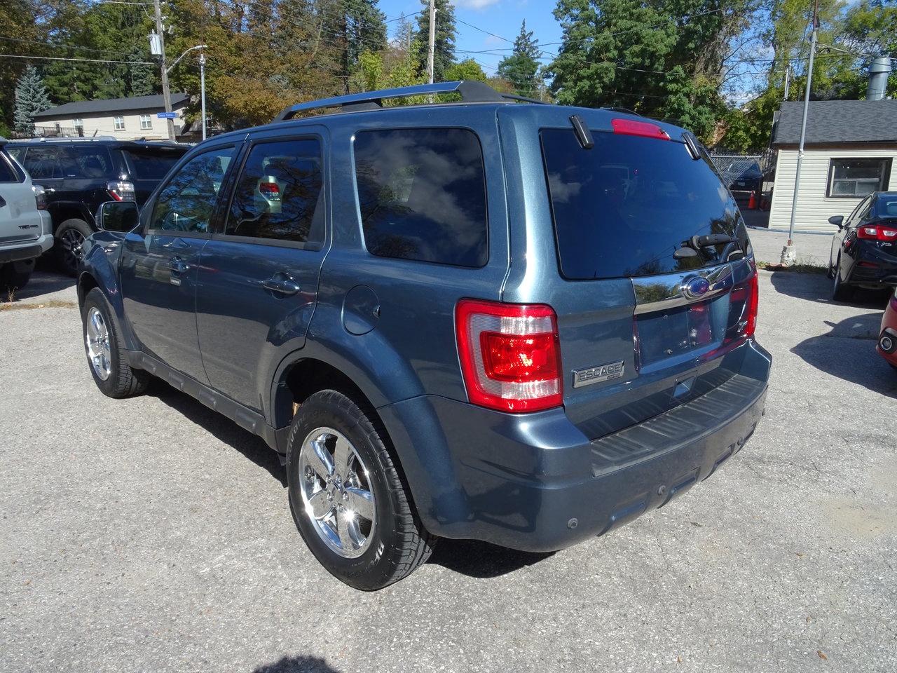 2011 Ford Escape Limited Photo
