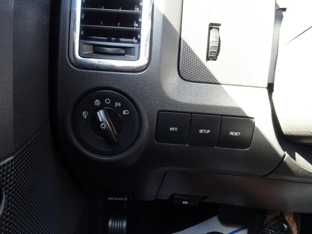 2011 Ford Escape Limited Photo