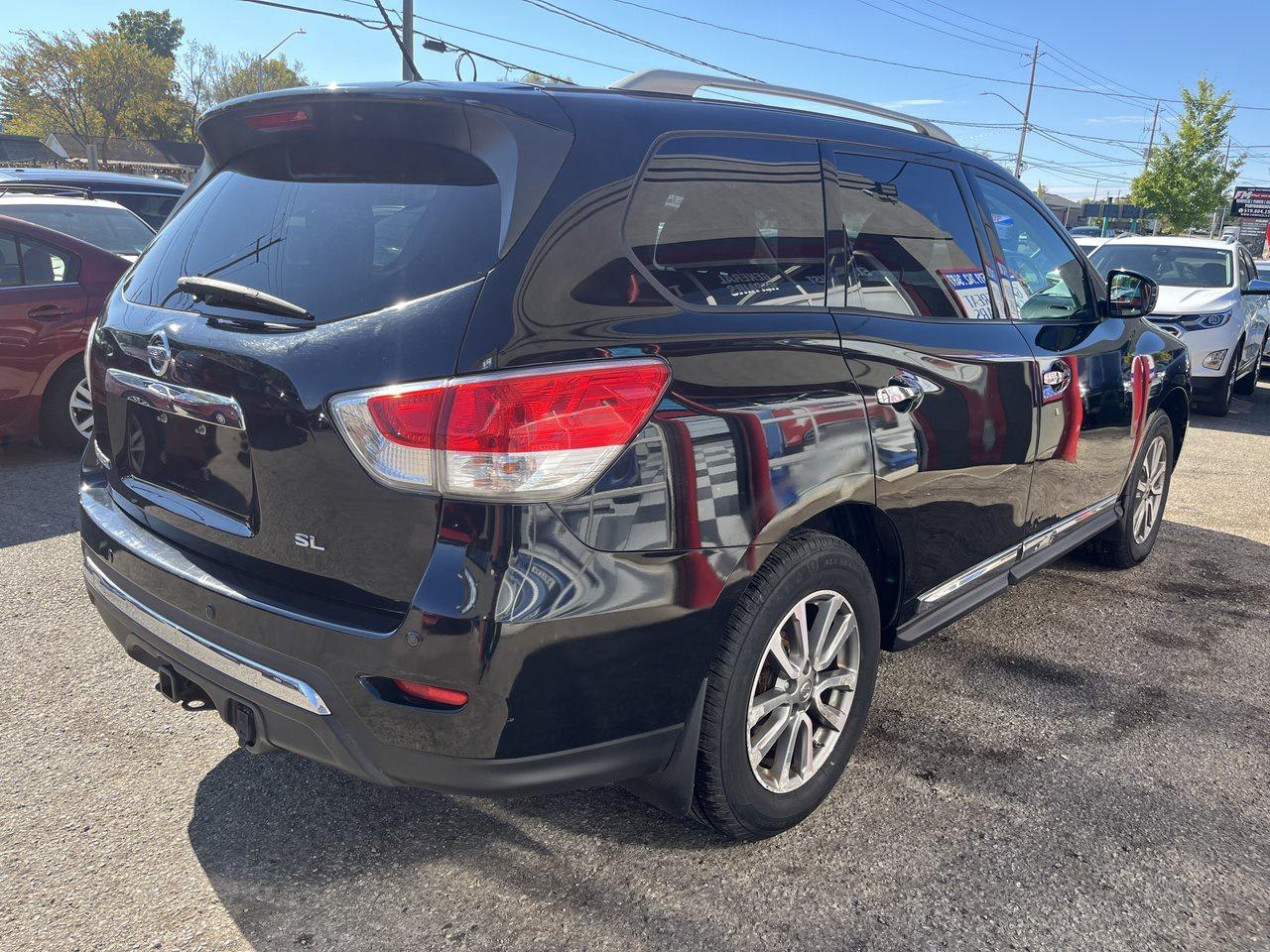 2013 Nissan Pathfinder SL Photo