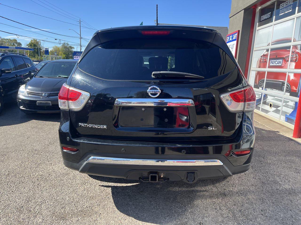 2013 Nissan Pathfinder SL Photo