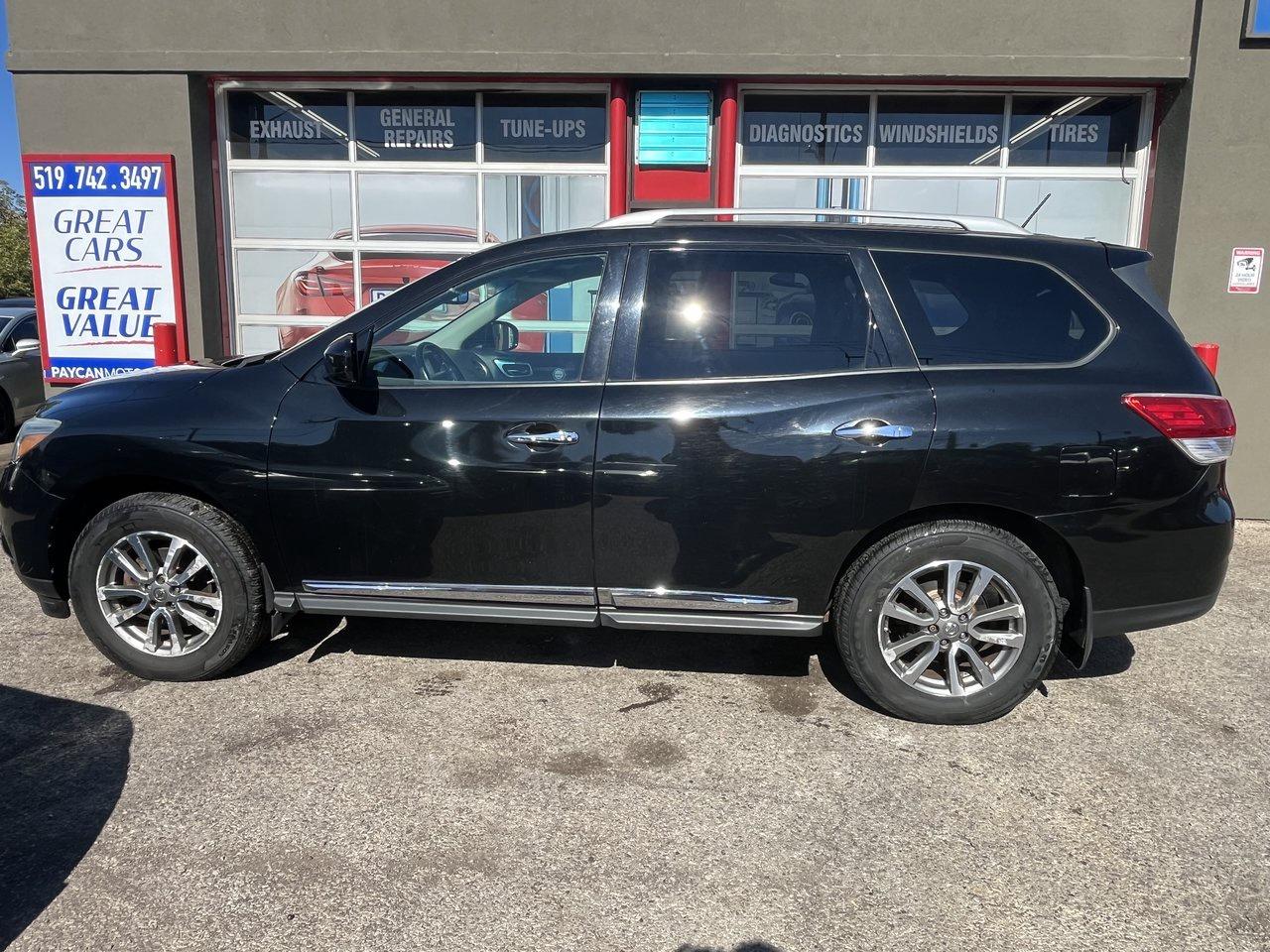 2013 Nissan Pathfinder SL Photo