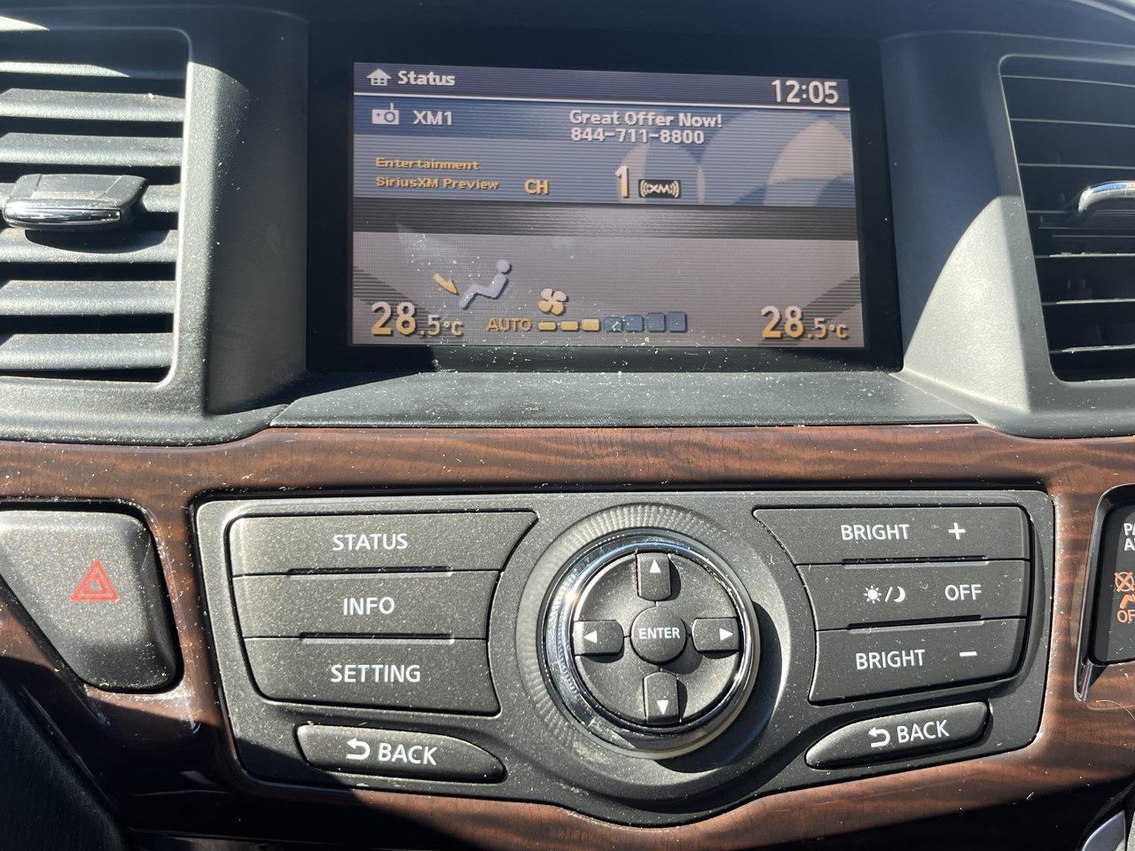 2013 Nissan Pathfinder SL Photo