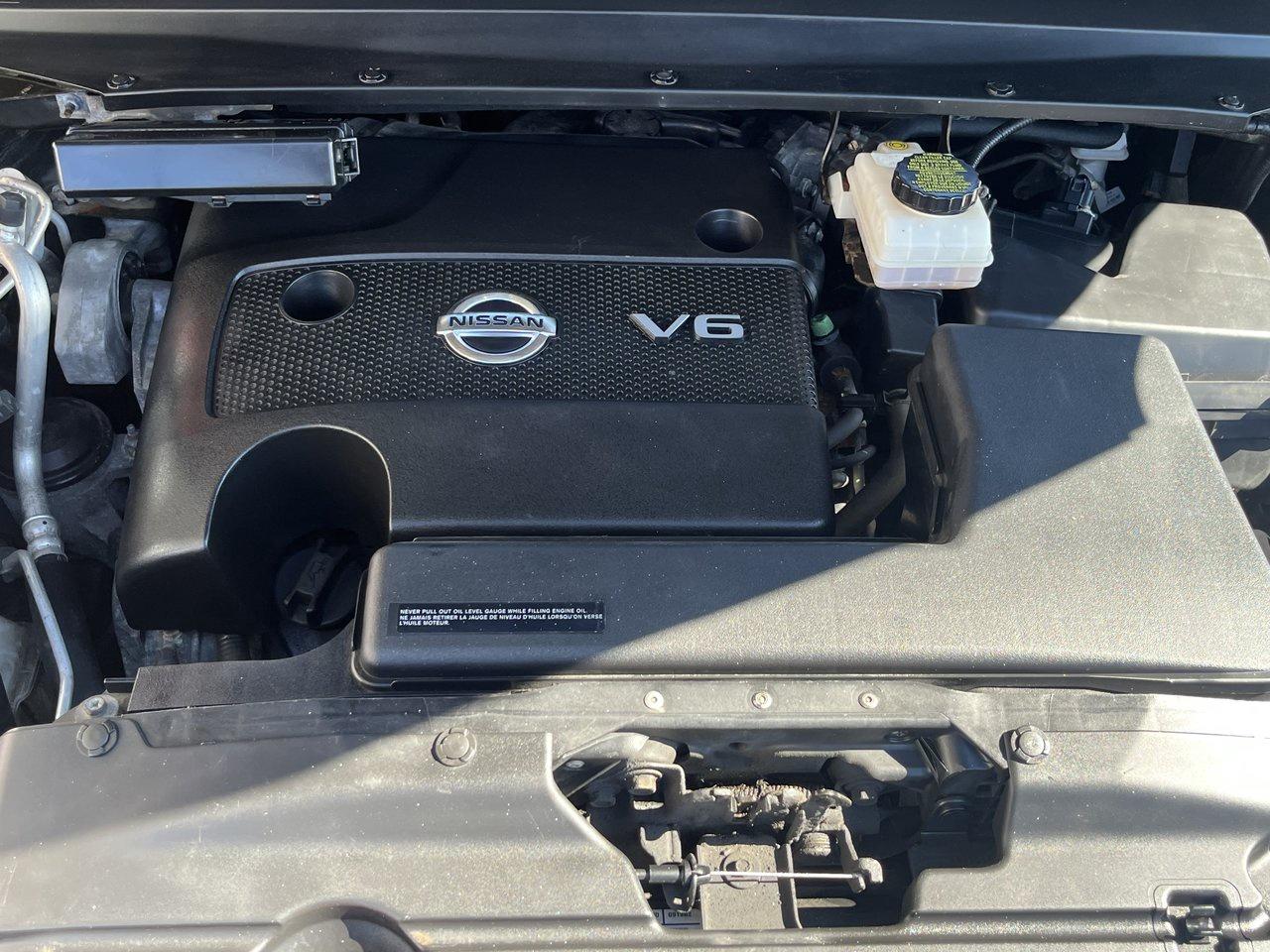 2013 Nissan Pathfinder SL Photo