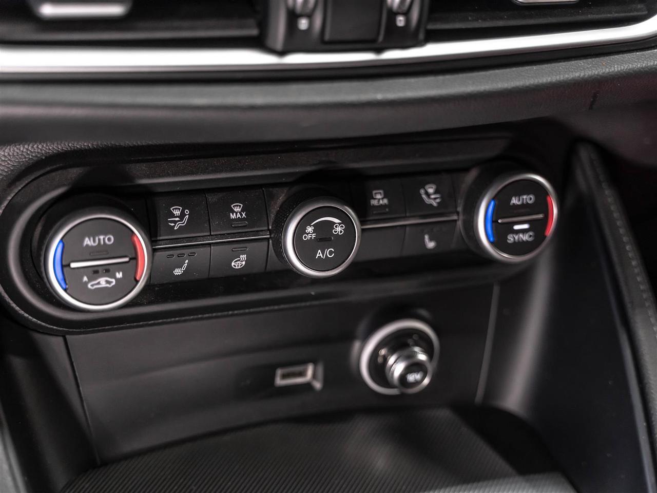 2023 Alfa Romeo Stelvio Veloce|Adaptive Cruise|21inch Wheels|Harman Kardon Sound Photo