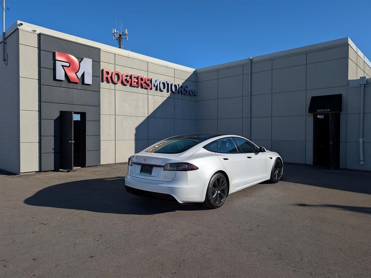 2022 Tesla Model S AWD - YOKE STEERING Photo