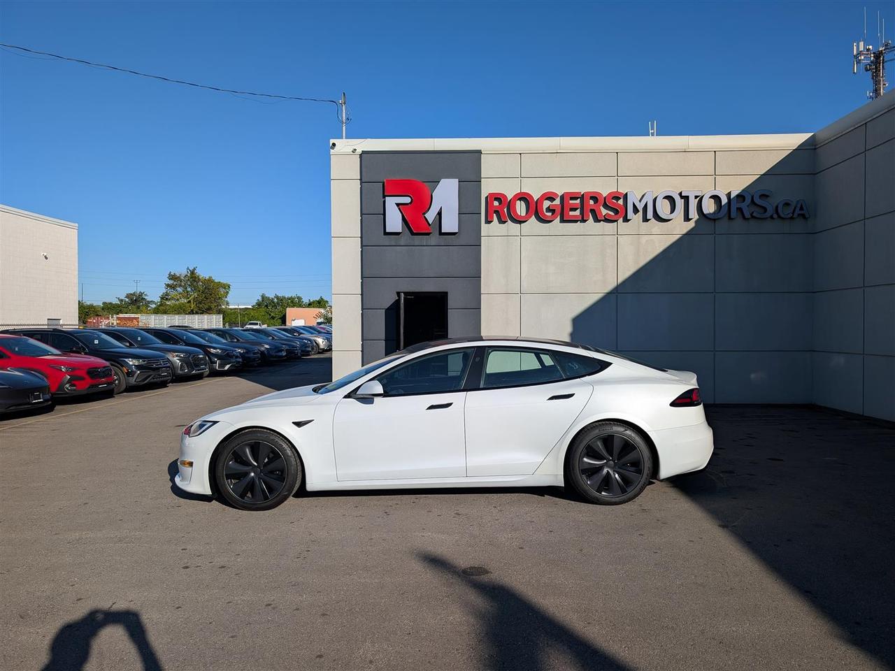 2022 Tesla Model S AWD - YOKE STEERING Photo1