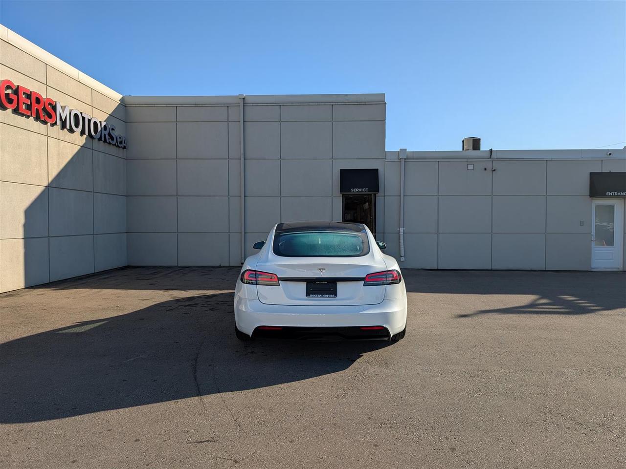 2022 Tesla Model S AWD - YOKE STEERING Photo