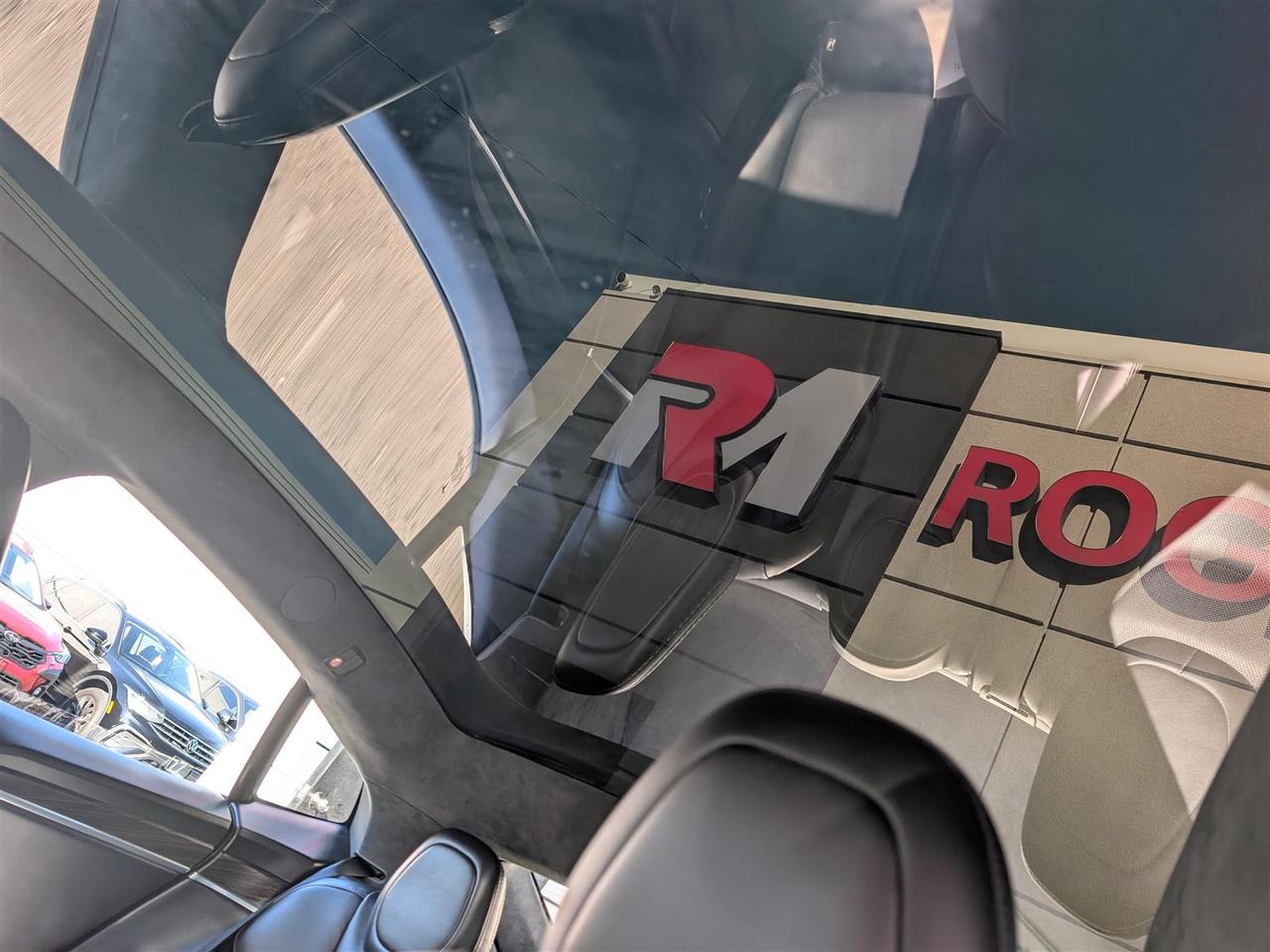2022 Tesla Model S AWD - YOKE STEERING Photo