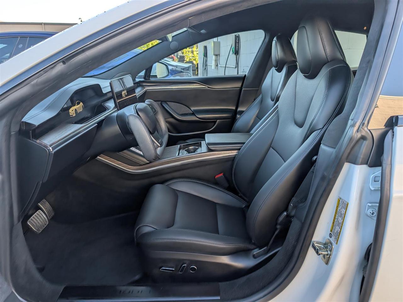 2022 Tesla Model S AWD - YOKE STEERING Photo