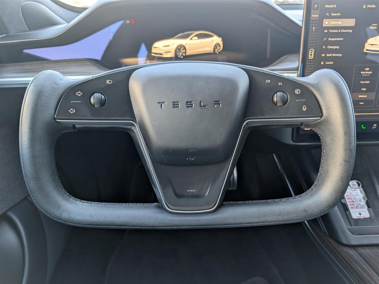 2022 Tesla Model S AWD - YOKE STEERING Photo