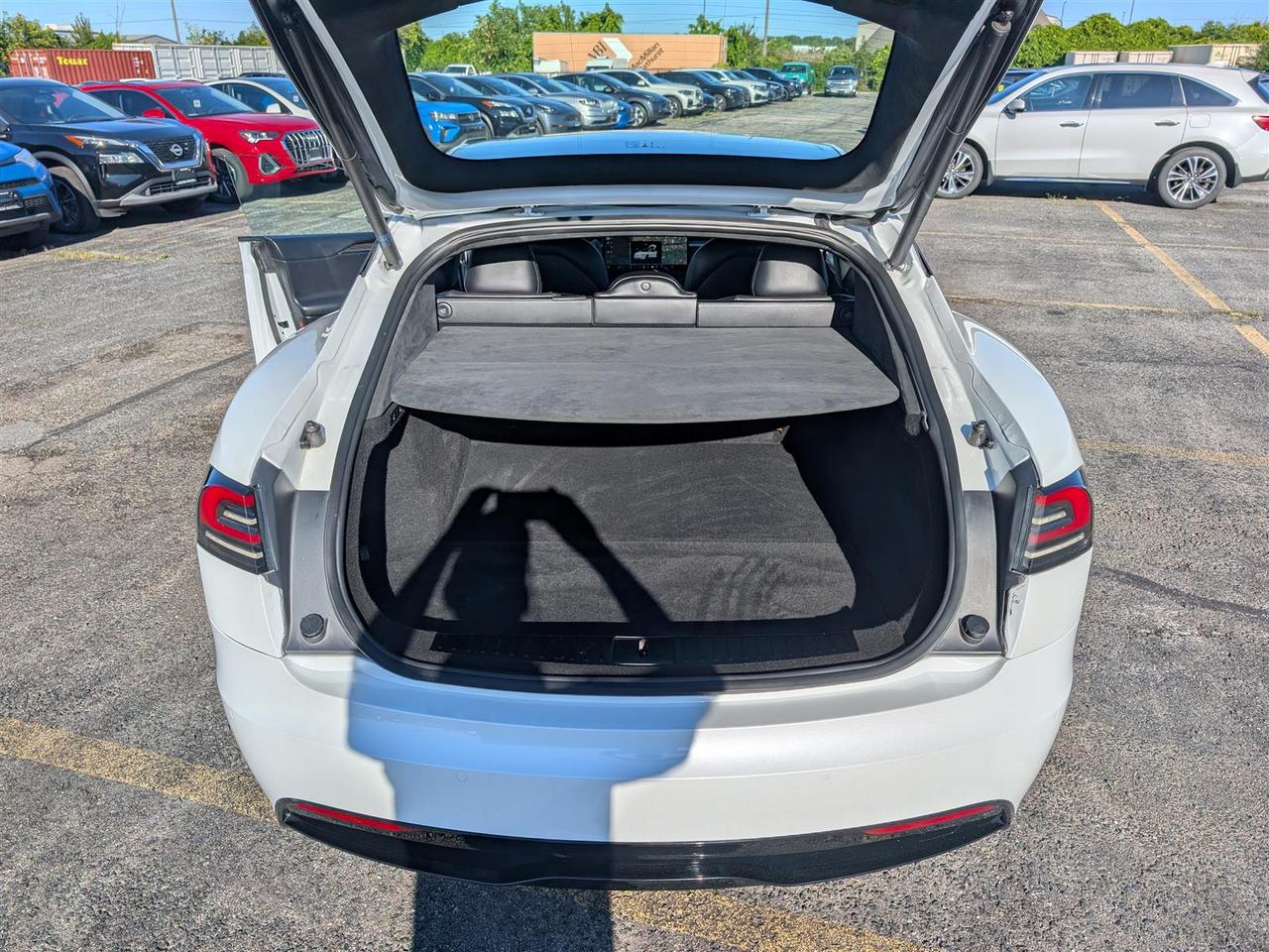 2022 Tesla Model S AWD - YOKE STEERING Photo