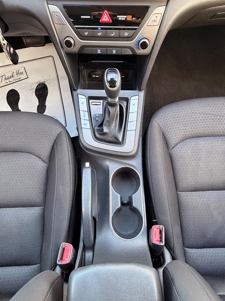 2017 Hyundai Elantra GL Photo