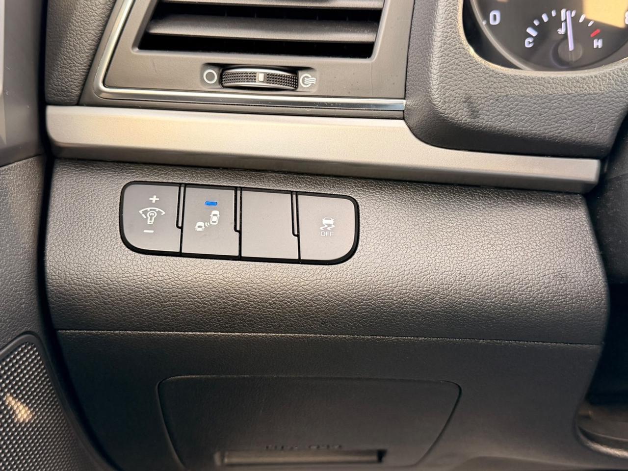 2017 Hyundai Elantra GL Photo